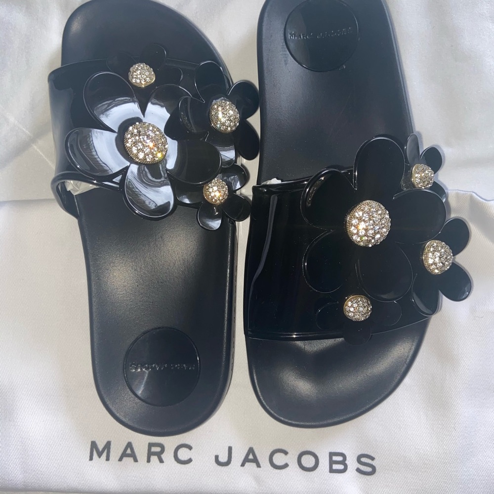 MARC JACOBS Flower-embellished slide sandals